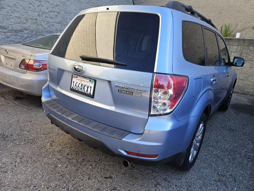 Blue 2012 Subaru Forester 2.5X Premium