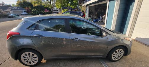 2016 Hyundai Elantra GT Base