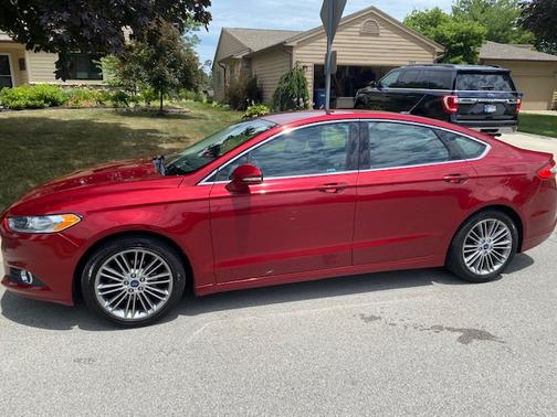 Photo 1 of 10 of 2013 Ford Fusion SE