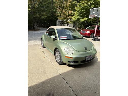 2009 Volkswagen New Beetle S