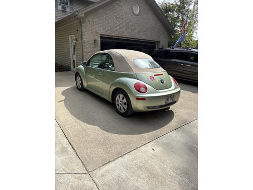 2009 Volkswagen New Beetle S