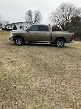 2013 RAM 1500 SLT