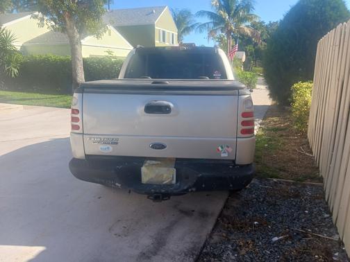 2003 Ford Explorer Sport Trac XLS
