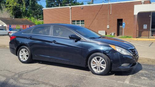 2013 Hyundai SONATA GLS