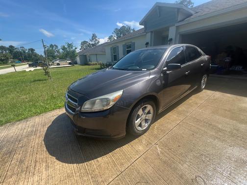 Gray 2013 Chevrolet Malibu 1LS