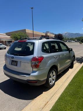 Gray 2015 Subaru Forester 2.5i