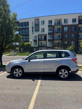 Gray 2015 Subaru Forester 2.5i