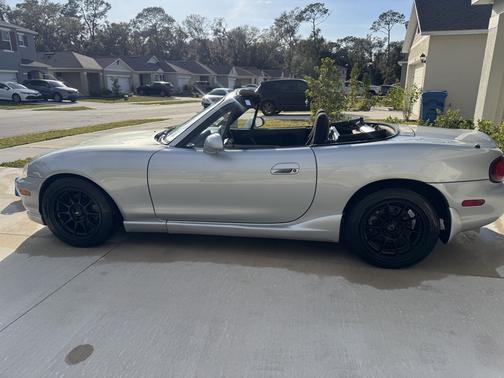 2000 Mazda MX-5 Miata LS