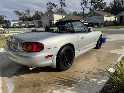 2000 Mazda MX-5 Miata LS