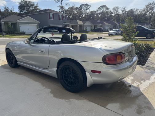 2000 Mazda MX-5 Miata LS