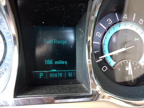 Photo 4 of 10 of 2010 Buick LaCrosse CXL