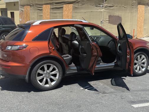 2006 INFINITI FX35 Base