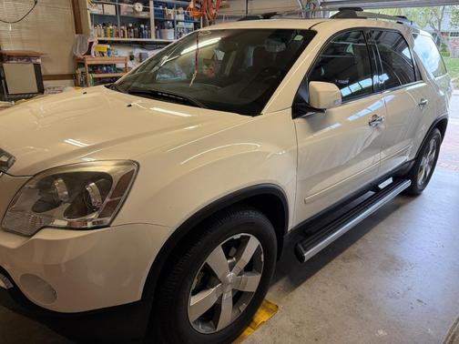 White 2012 GMC Acadia SLT-2