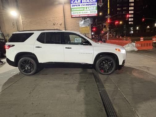 White 2018 Chevrolet Traverse Premier