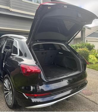 Black 2019 Audi e-tron Prestige