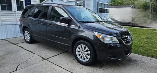 Gray 2012 Volkswagen Routan SE