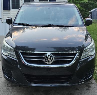 Gray 2012 Volkswagen Routan SE
