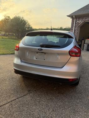 Silver 2015 Ford Focus SE