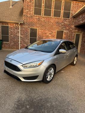 Silver 2015 Ford Focus SE
