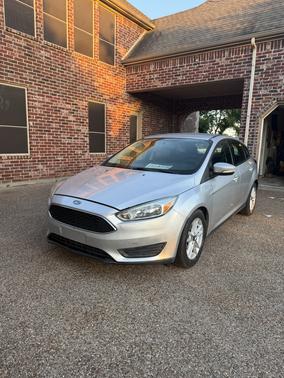 Silver 2015 Ford Focus SE