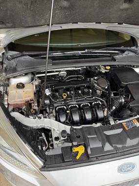 Silver 2015 Ford Focus SE