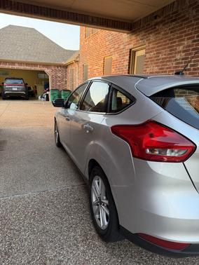 Silver 2015 Ford Focus SE