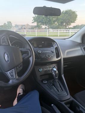 Silver 2015 Ford Focus SE