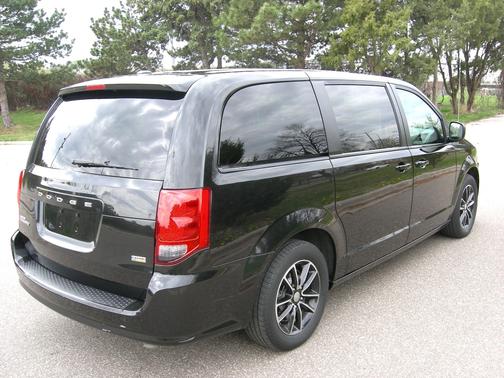 Black 2018 Dodge Grand Caravan SE