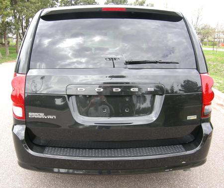 Black 2018 Dodge Grand Caravan SE