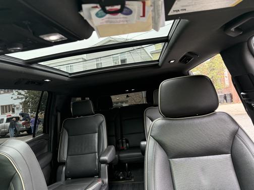 2022 GMC Yukon XL SLT