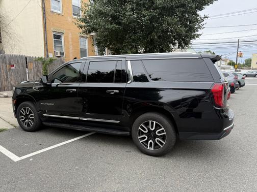 2022 GMC Yukon XL SLT