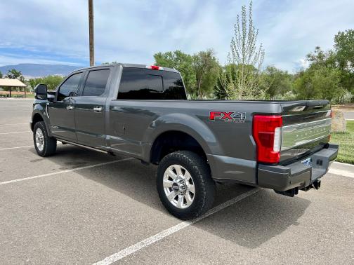 Photo 4 of 23 of 2019 Ford F-350 Platinum