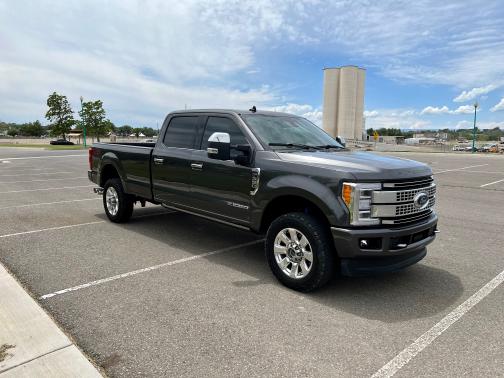 Photo 2 of 23 of 2019 Ford F-350 Platinum