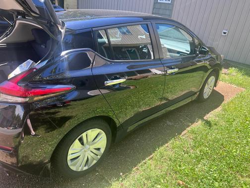 Black 2020 Nissan Leaf S