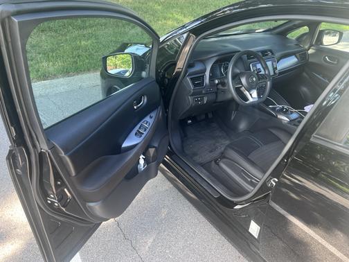 Black 2020 Nissan Leaf S