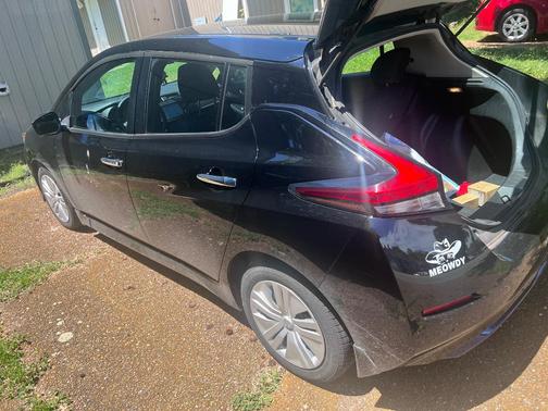Black 2020 Nissan Leaf S