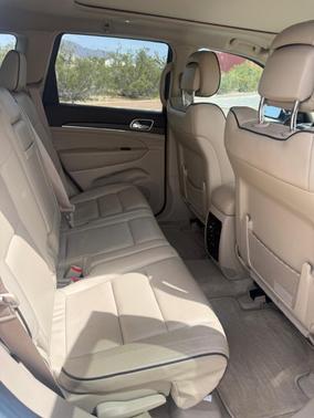 White 2017 Jeep Grand Cherokee Overland