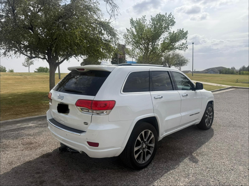 White 2017 Jeep Grand Cherokee Overland