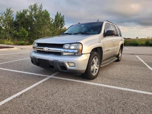 Silver 2004 Chevrolet Trailblazer LT