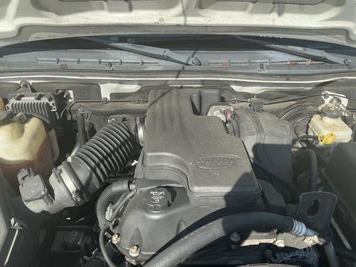 White 2006 Chevrolet Colorado LS