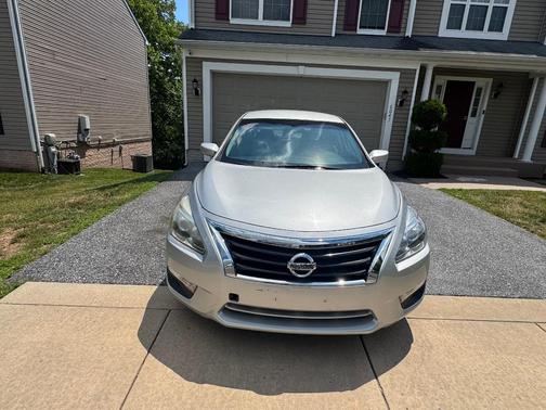 Silver 2014 Nissan Altima 2.5 SL