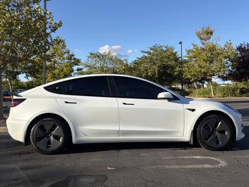 2022 Tesla Model 3 Base