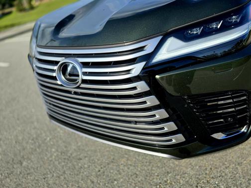 2022 Lexus LX 600 Luxury