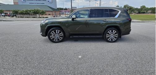 2022 Lexus LX 600 Luxury