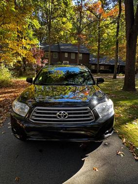 Black 2010 Toyota Highlander SE