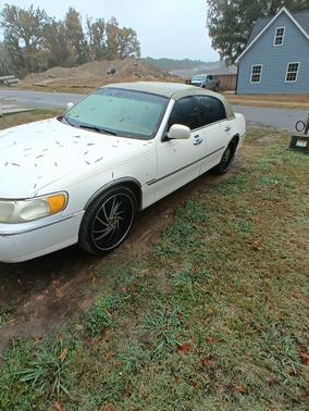 2000 Lincoln Town Car Executive