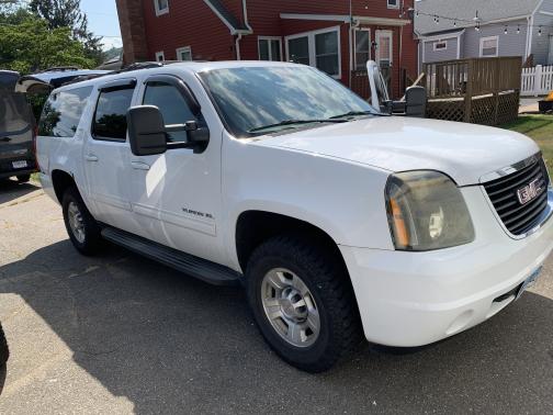 2011 GMC Yukon XL 2500 SLT