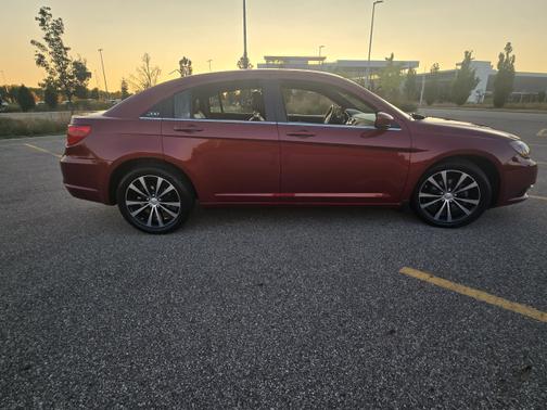 2012 Chrysler 200 S