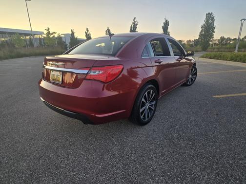 2012 Chrysler 200 S