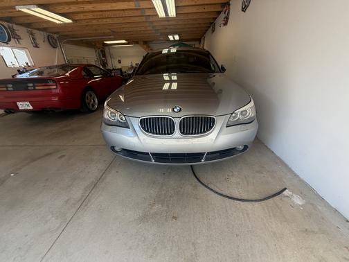 Gray 2006 BMW 550 i
